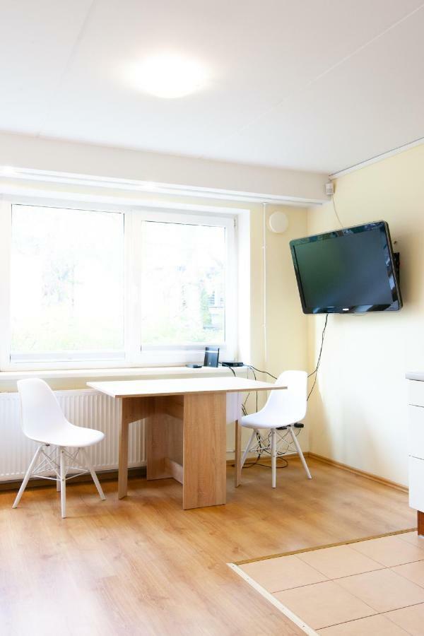 Sunny Studio With Parking, Self-Check-In & Wi-Fi Tallinn Exterior photo