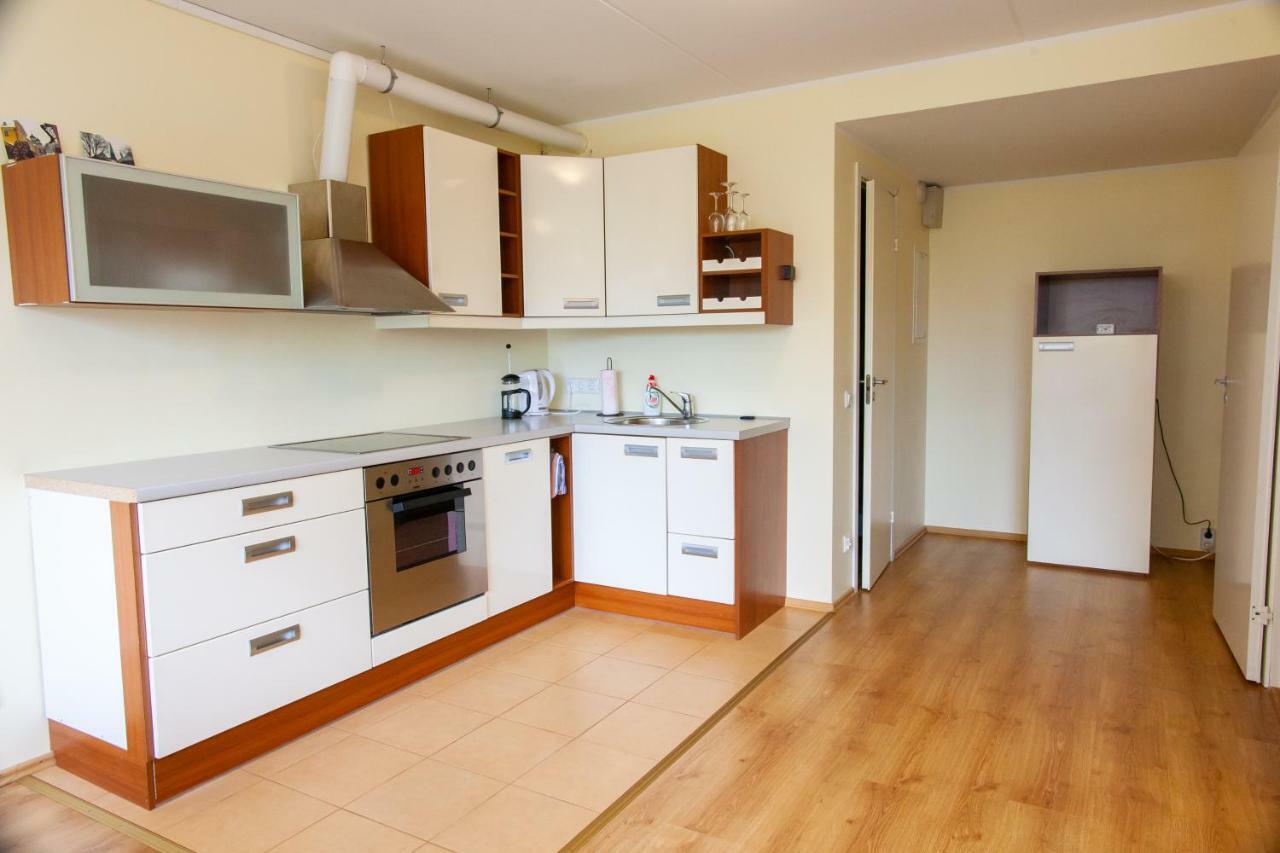 Sunny Studio With Parking, Self-Check-In & Wi-Fi Tallinn Exterior photo